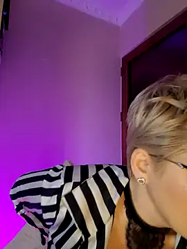 LunaBlaise লাইভ XXX চ্যাট