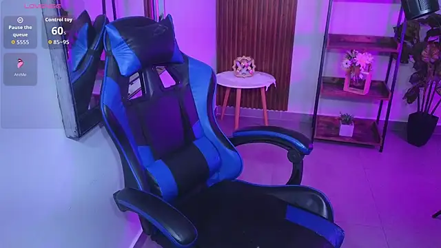 Kenya--Buhle Adlı Modelin Canlı XXX Sohbeti