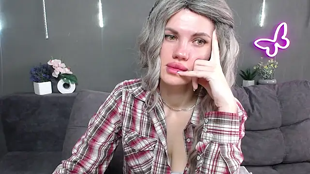 MilaLoona's Live XXX Chat