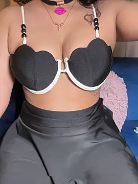 Squirt_Queen_X 现场XXX聊天