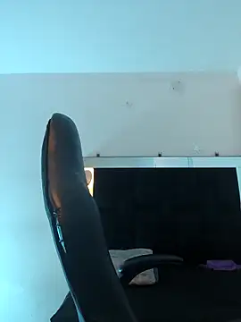 Онлайн чат XXX KiaraFoster