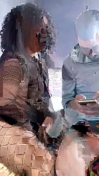 Chat +18 de Isabel_and_Heckler ao vivo