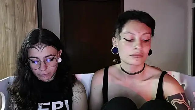 _onthary_6 লাইভ XXX চ্যাট