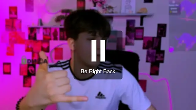 Chatroom XXX en direct de travis_wolf_