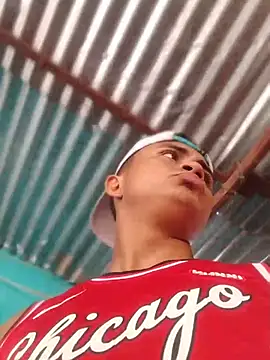 HOTRAINYGOLDEN's Webcam Show