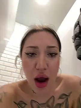 SaintSquirt Live XXX-chat