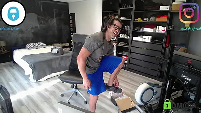 Živý XXX chat latinoo23bom