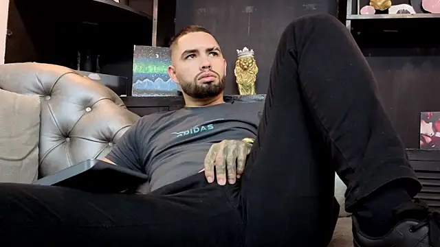 XXX chat uživo modela matteosantos