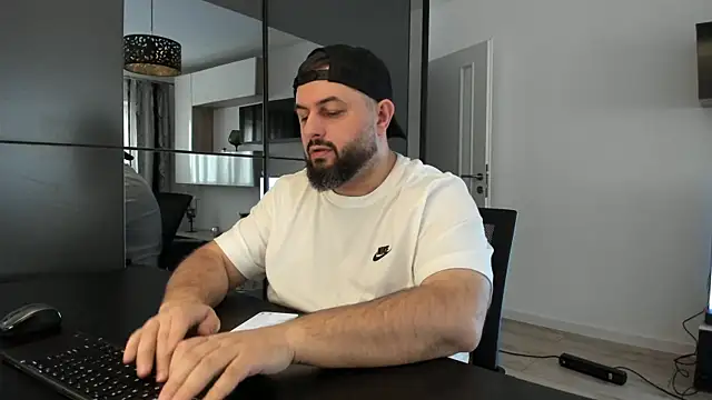 DravenPeak élő XXX-chatje