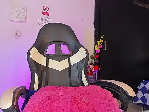 Ciara_HotTsのライブXXXチャット