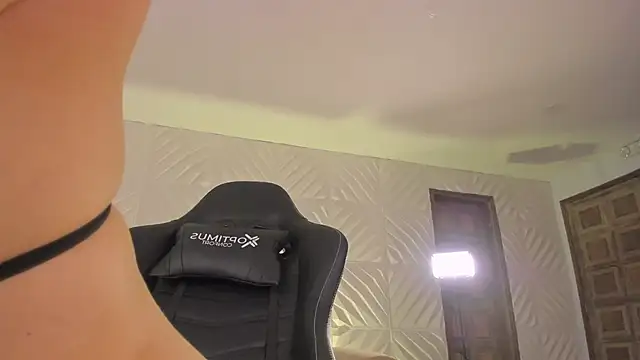 Chatroom XXX en direct de KylaMorrison