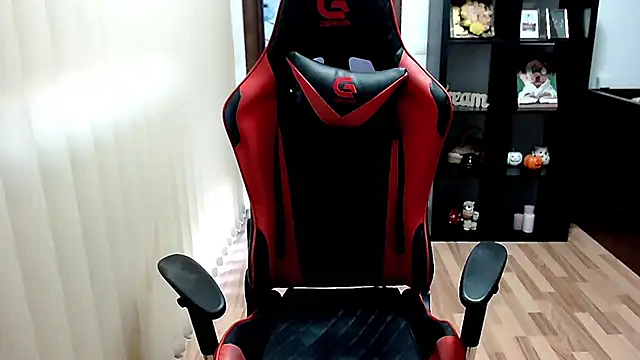 دردشة MissTroublle الجنسية المباشرة