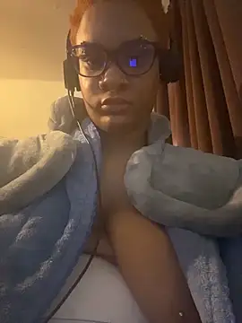 nickytheehawtie Adlı Modelin Canlı XXX Sohbeti