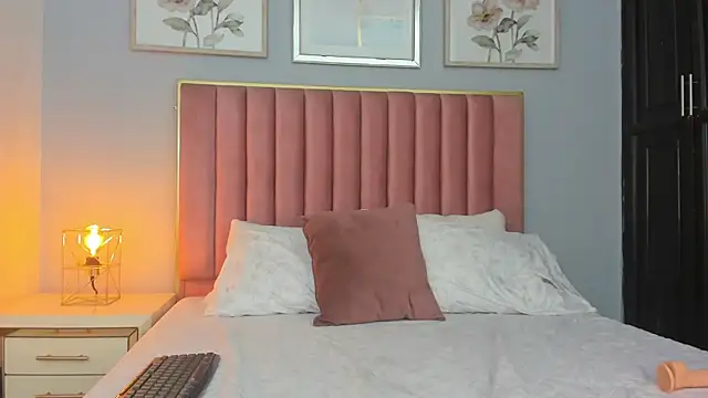 Онлайн чат XXX MarianaScott_