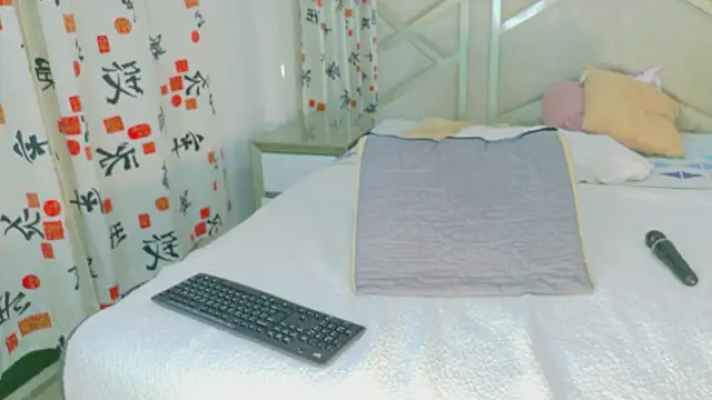 Chat +18 de RoseMariee_ ao vivo