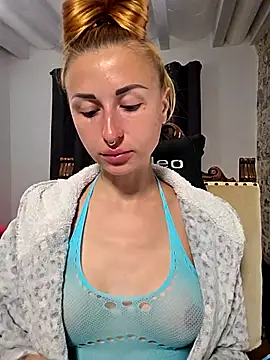 kylie_blck Show in webcam