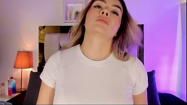 emmy_rのライブXXXチャット