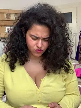 Curvydesifromgermany Chat XXX in diretta