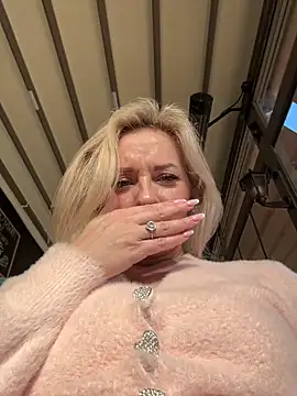 VikaBunny1 Pertunjukan Webcam