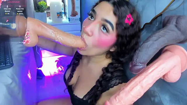 Chat +18 de little_valentinaa ao vivo