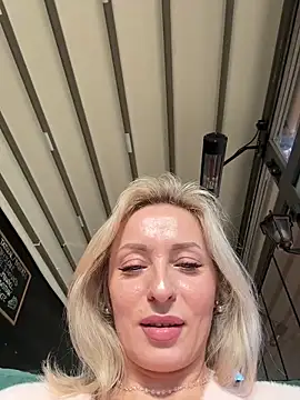 Chat +18 de VikaBunny1 ao vivo