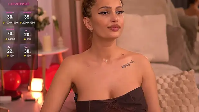 ZairaLure Adlı Modelin Canlı XXX Sohbeti