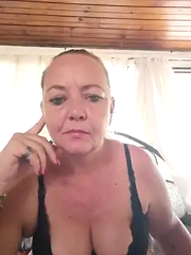 Kimmyb777 Adlı Modelin Canlı XXX Sohbeti