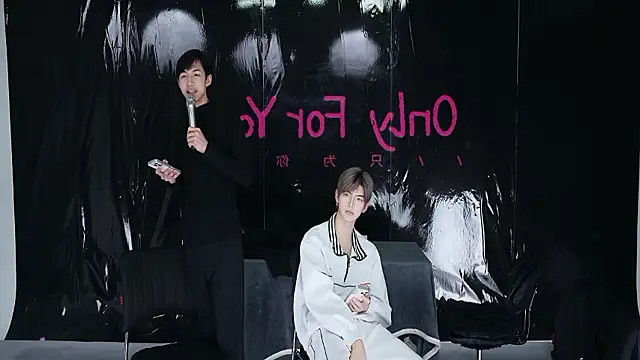 XXX chat uživo modela sweetboys666