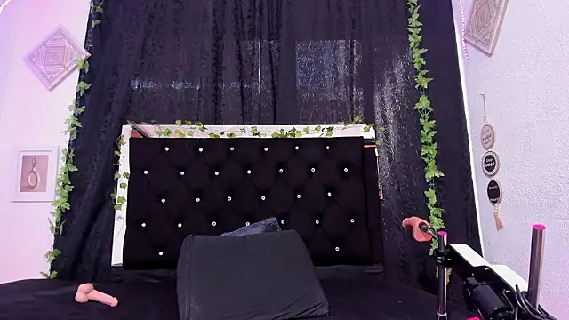 kataleyaRoux's Live XXX Chat