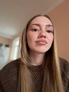 MilaMoone: онлайн-секс-чат