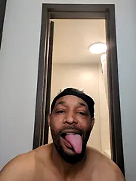 Czat XXX na żywo – TheGoldenBoldy321