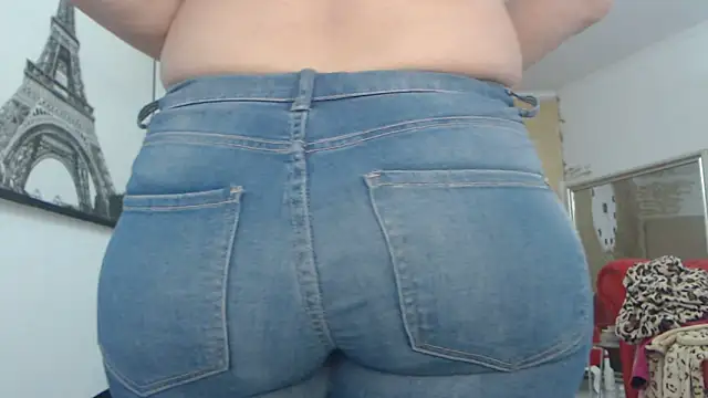 AnnaBellaLuckyXOXO's Live XXX Chat