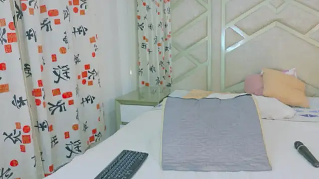 Онлайн чат XXX RoseMariee_