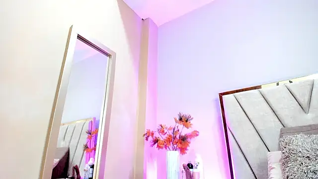 SeleneLujan Chat XXX in diretta