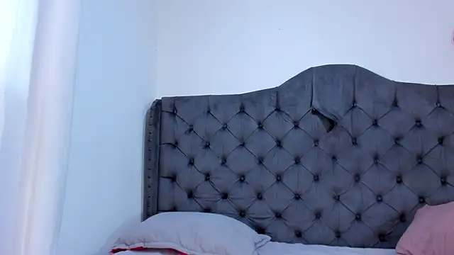 XXX chat uživo modela two_milkyway