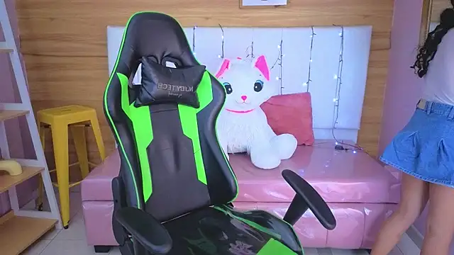 XXX chat uživo modela bella_vibess_s