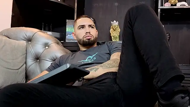 matteosantos' Live XXX Chat