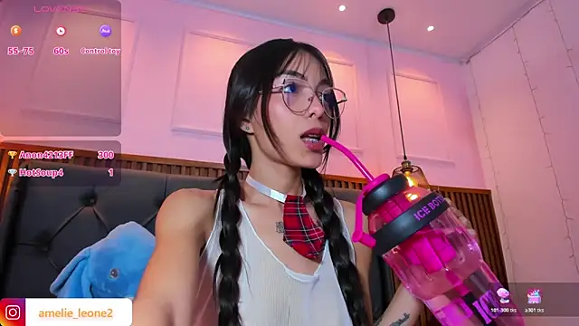 AMELIELEONE Chat XXX in diretta