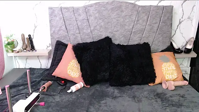 VIOLETTA-HOT's Webcam Show