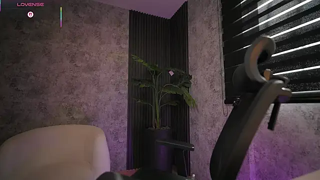 AmyWalker_ Adlı Modelin Canlı XXX Sohbeti