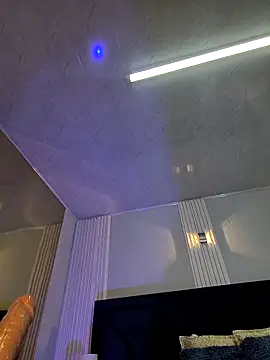 MollyCruz 即時 XXX 聊天