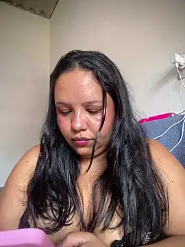 Bigostosa Adlı Modelin Canlı XXX Sohbeti