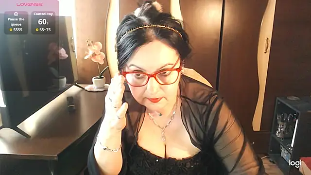 exiMIlf Adlı Modelin Canlı XXX Sohbeti