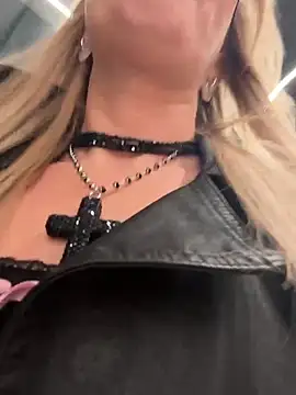 LisaMurr 即時 XXX 聊天