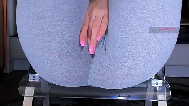 Cameltoe_squirt_inPants' Live XXX Chat