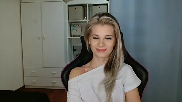XXX chat uživo modela KristineGlow