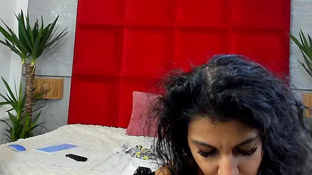 Онлайн чат XXX YasmineDelight