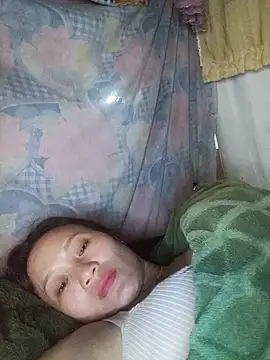 Piu_18's Live XXX Chat