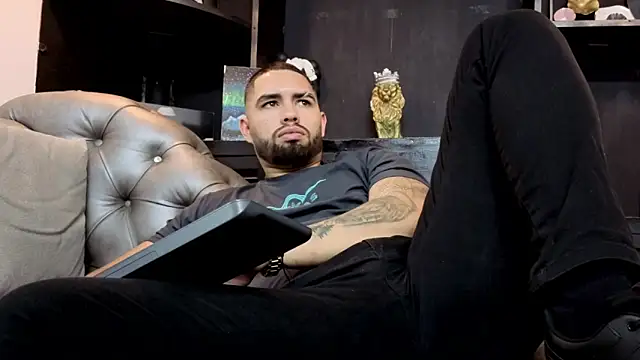 matteosantosのライブXXXチャット