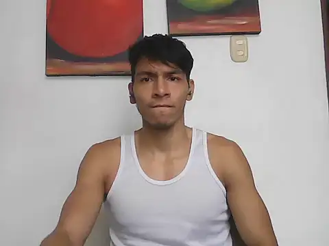 Patrick3_5556's Live XXX Chat